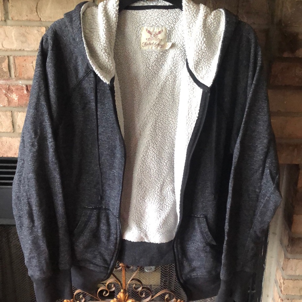 Sherpa lined zip up hooded jacket with pockets XL